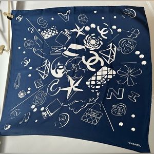 CHANEL CC BLUE NAVY & WHITE 100% SILK 35” x 35” SQUARE HEAD SCARF SARONG